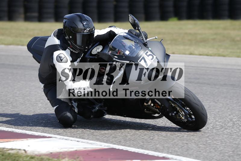 /Archiv-2025/49 26.08.2025 Cornu Master School ADR/gruen-vert/75